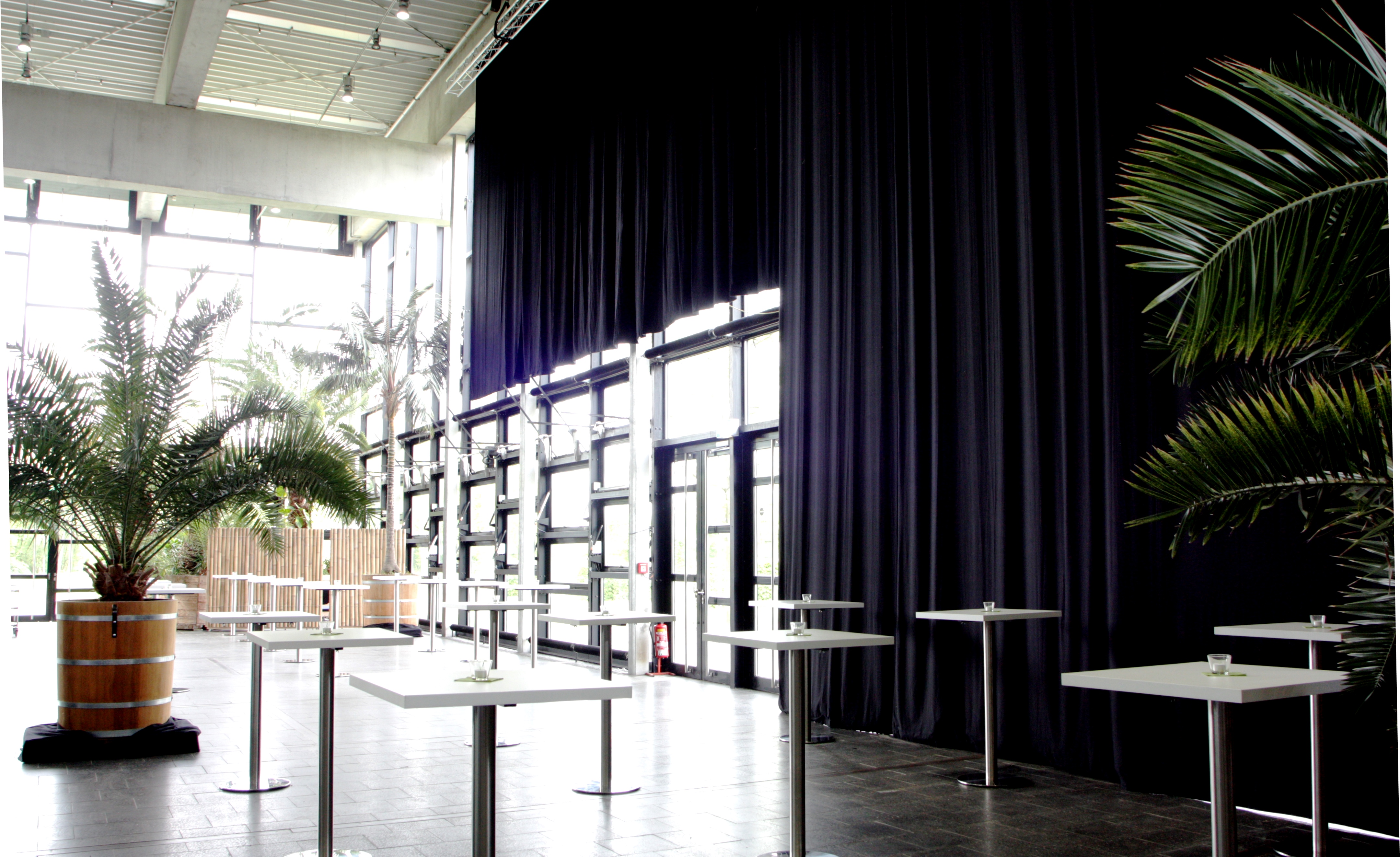 Teilverdunklung in der Eventhalle I Teilverdunklung in der Eventhalle I